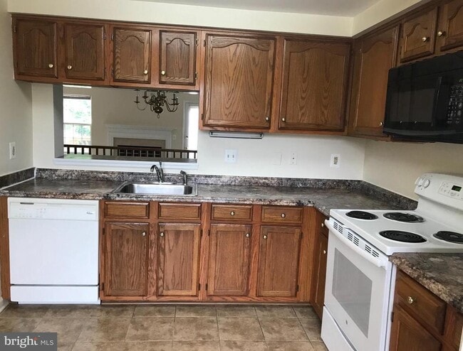 6810 Ericka Ave in Alexandria, VA - Building Photo - Building Photo