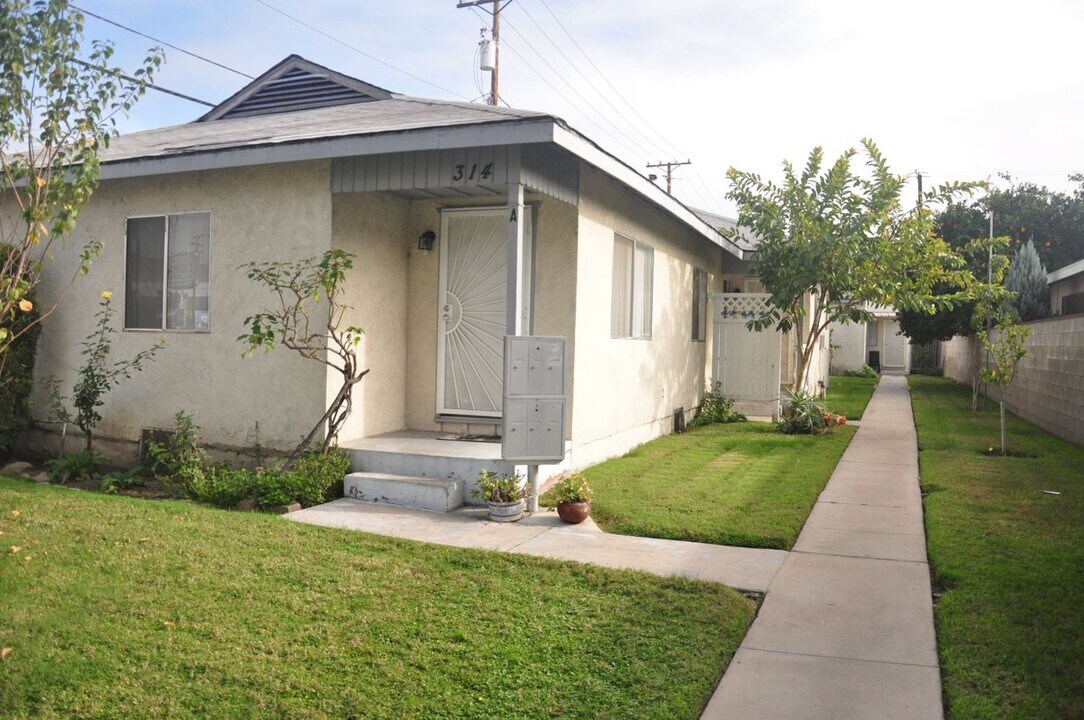 314 W Providencia Ave in Burbank, CA - Building Photo
