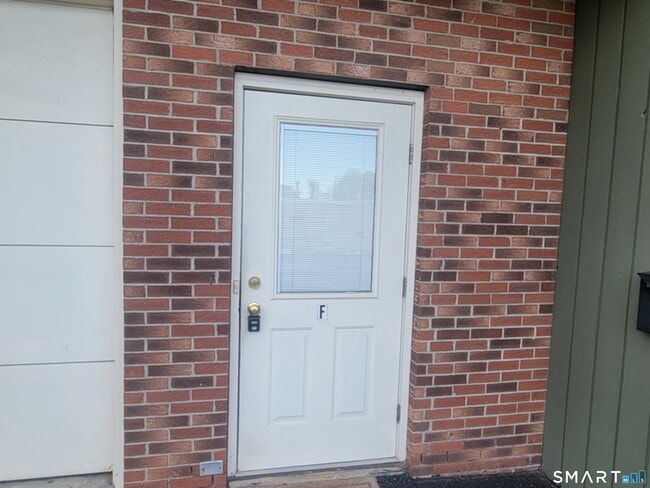 109 Wooster St in Bethel, CT - Building Photo - Building Photo