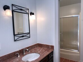 10217 Cedar Pond Dr in Vienna, VA - Building Photo - Building Photo