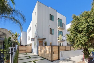 1253 N Gower St in Los Angeles, CA - Building Photo - Building Photo