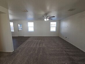 1432 Lauren Dr in Burleson, TX - Building Photo - Building Photo