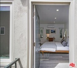 1217 9th St in Santa Monica, CA - Building Photo - Building Photo