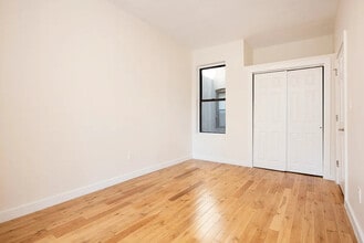 679 Grandview Ave, Unit 2 in Ridgewood, NY - Foto de edificio - Building Photo