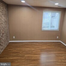 19319 Club House Rd in Montgomery Village, MD - Building Photo - Building Photo