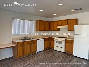 3749 E Desert Walk Ln in Tucson, AZ - Building Photo - Building Photo