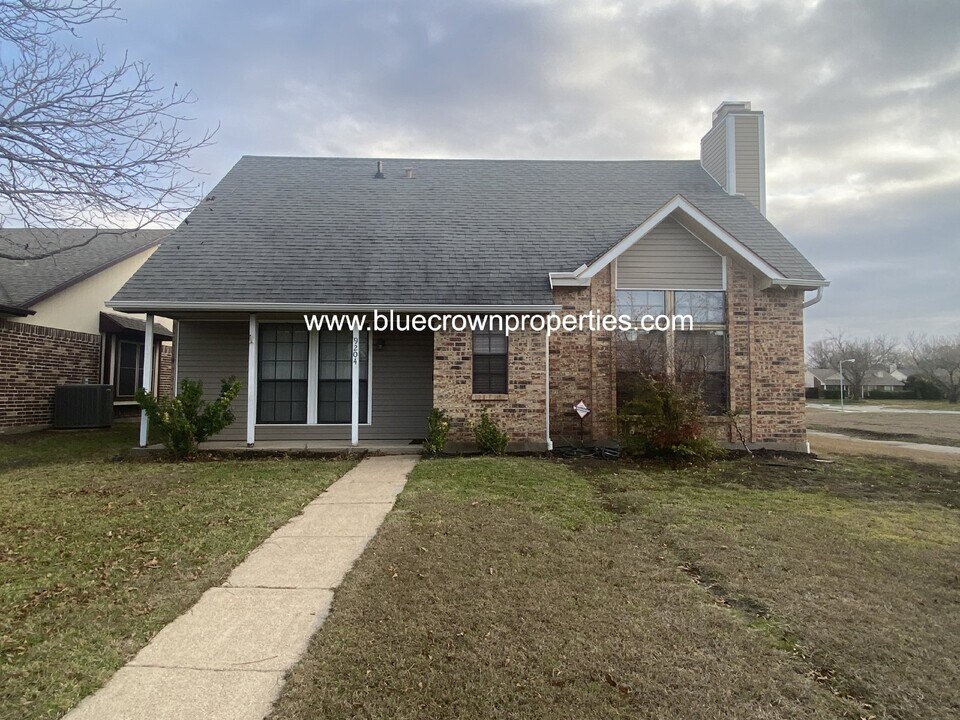 9204 Shipman St in Rowlett, TX - Building Photo