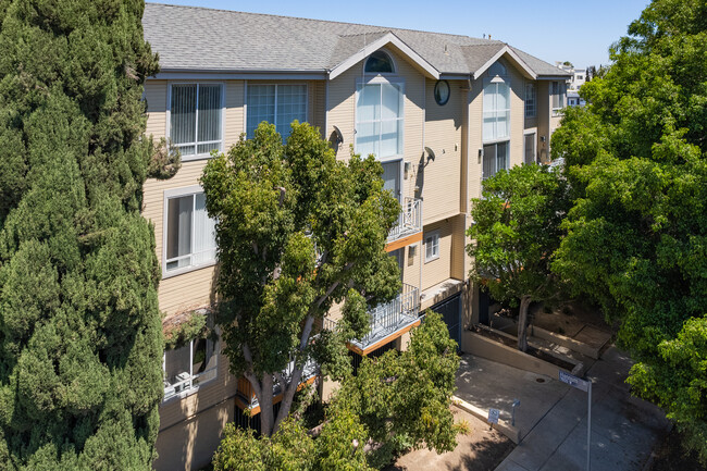 Lido Apartments - 3631 Watseka Ave in Los Angeles, CA - Foto de edificio - Building Photo