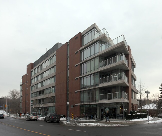 Home Condominium in Toronto, ON - Building Photo - Building Photo