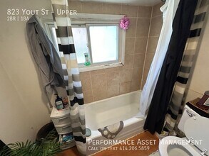 823 Yout St, Unit Upper in Racine, WI - Building Photo - Building Photo