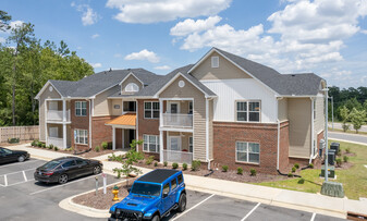 Hoke Loop Commons Apartments