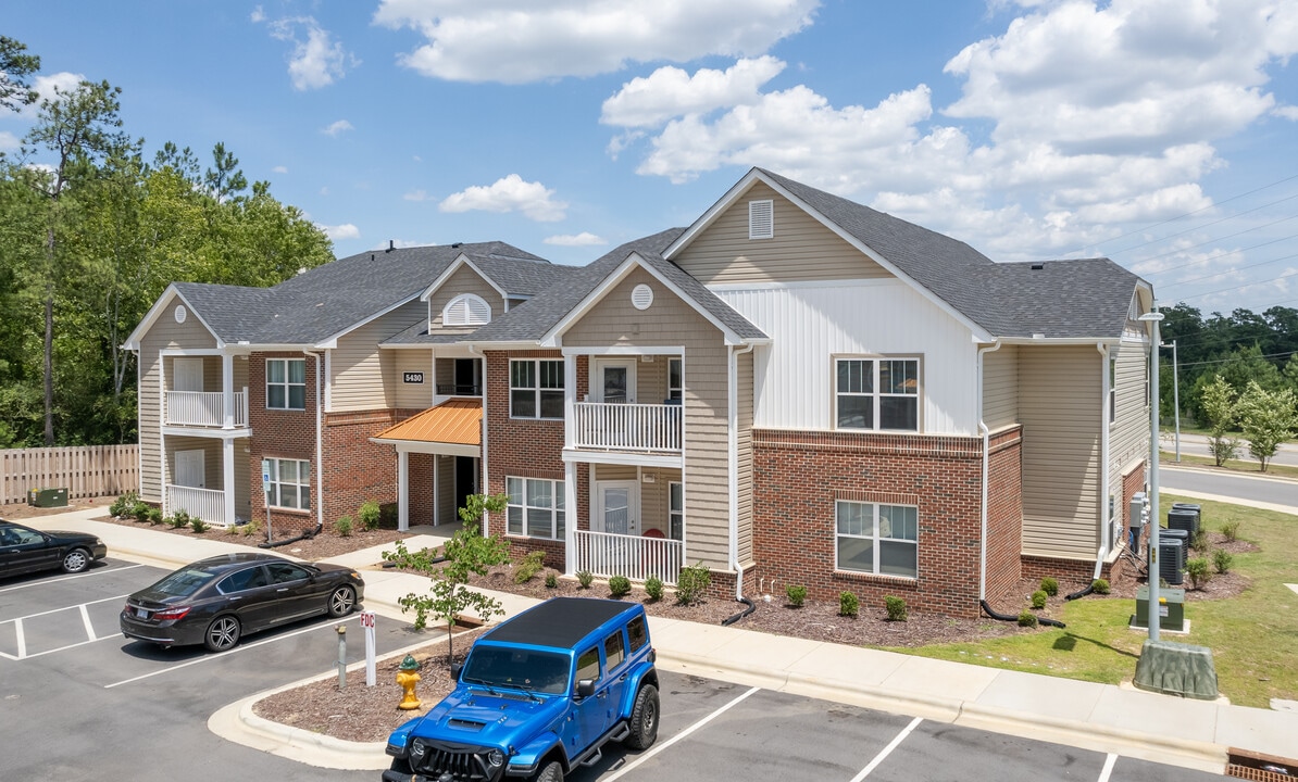 Hoke Loop Commons in Fayetteville, NC - Foto de edificio