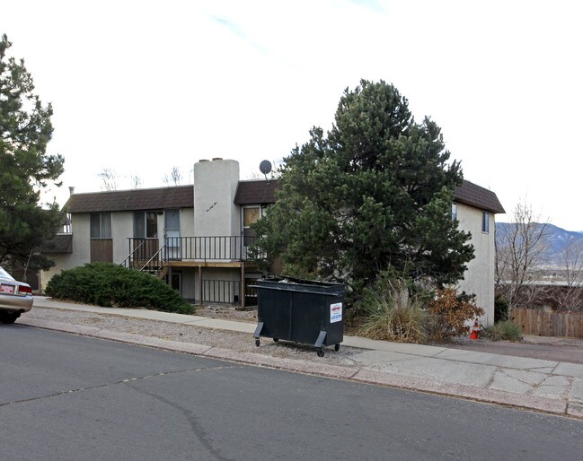 1075 Magnolia St in Colorado Springs, CO - Foto de edificio - Building Photo