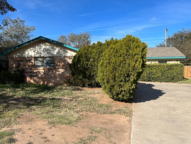 5510 12th St in Lubbock, TX - Foto de edificio - Building Photo