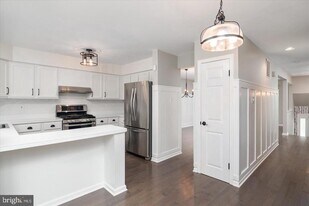 2441 Winding Ridge Rd in Odenton, MD - Building Photo