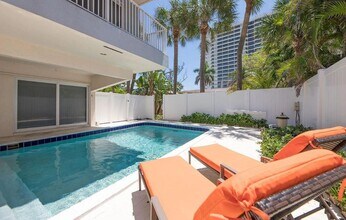 902 Palm Ave in Boca Raton, FL - Building Photo - Building Photo