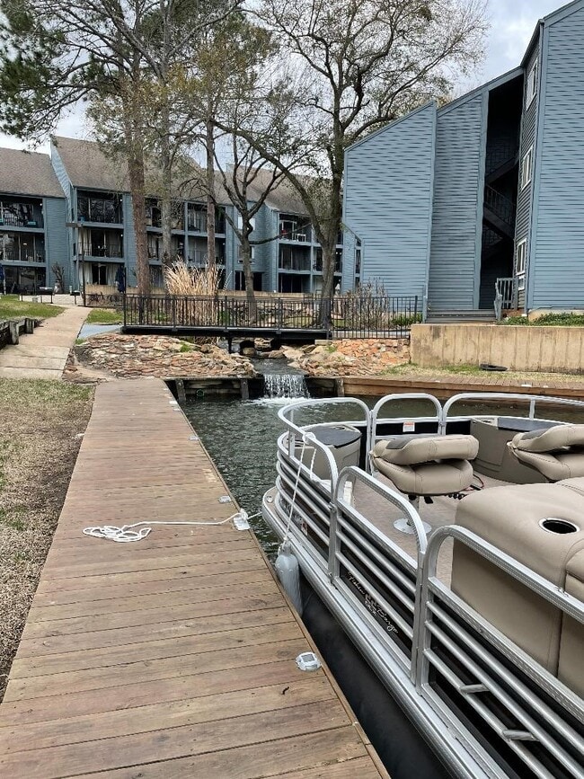 12500 Melville Dr in Montgomery, TX - Building Photo - Building Photo