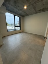 353 NW 32nd St, Unit A3 in Miami, FL - Foto de edificio - Building Photo