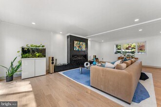 2820 Ellicott St NW in Washington, DC - Building Photo - Building Photo