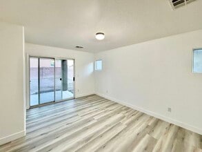 6436 Casamar St in North Las Vegas, NV - Building Photo - Building Photo