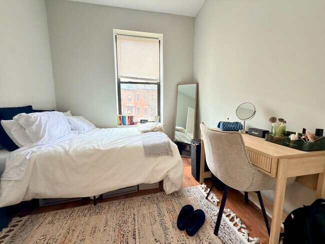 417 Massachusetts Ave, Unit 5, Unit 5