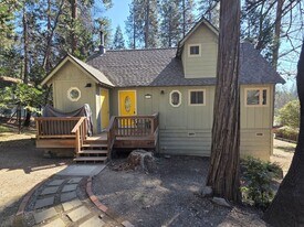 18711 Columbia Dr in Twain Harte, CA - Building Photo