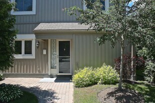 571 Oxbow Crescent in Collingwood, ON - Building Photo