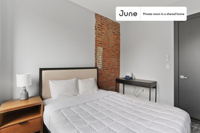 Private bedroom in 4 bed/2 bath Home in New York, NY - Building Photo - Building Photo