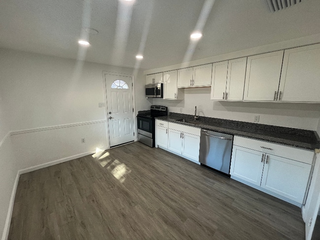 4312 Mesa Dr in New Port Richey, FL - Building Photo - Building Photo