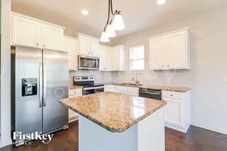 104 Lanier Pl in Clayton, NC - Foto de edificio - Building Photo