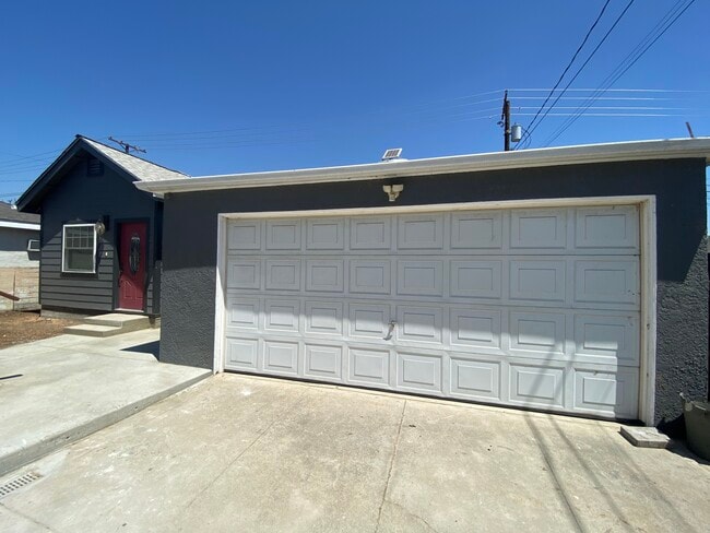 1714 N Lincoln St in Burbank, CA - Building Photo - Building Photo