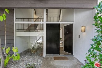 2408 Banyan Dr in Los Angeles, CA - Building Photo - Building Photo