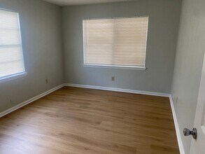 7813 Pruitt Dr in Galveston, TX - Building Photo - Building Photo