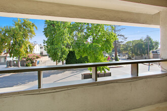 9809 Tabor St in Palms - close to downtown... in Los Angeles, CA - Building Photo - Building Photo