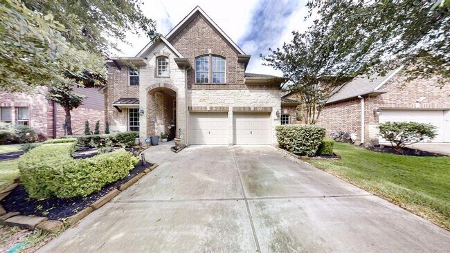 property at 14527 Hampton Green Ln
