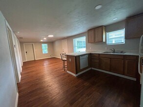 1004 SE 7th Ave in Gainesville, FL - Building Photo - Building Photo