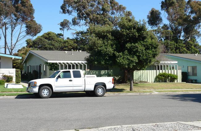 772-778 Sidonia Ave in Ventura, CA - Foto de edificio - Building Photo