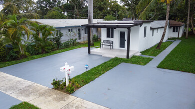 330 NW 82nd Ter in Miami, FL - Building Photo - Building Photo