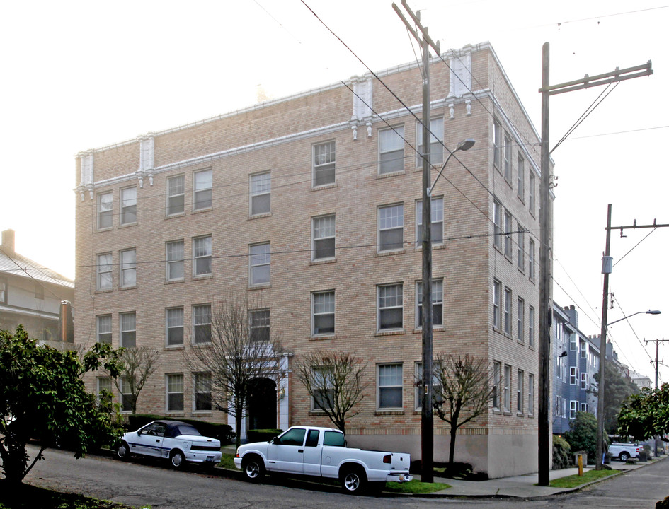 Roygate Apartments in Seattle, WA - Building Photo