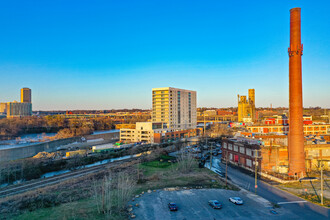 South Falls Tower in Richmond, VA - Building Photo - Building Photo