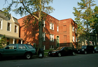 1436 Ogden St NW in Washington, DC - Foto de edificio - Building Photo