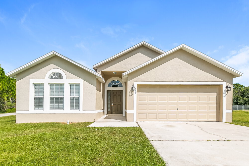 588 Kilimanjaro Dr in Kissimmee, FL - Building Photo