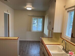 10613 Crenshaw Blvd in Inglewood, CA - Building Photo - Building Photo