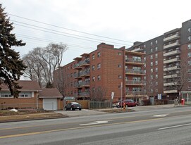 859 Kennedy Rd in Toronto, ON - Building Photo