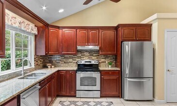 57 Stonebridge Dr in Asheville, NC - Building Photo - Building Photo