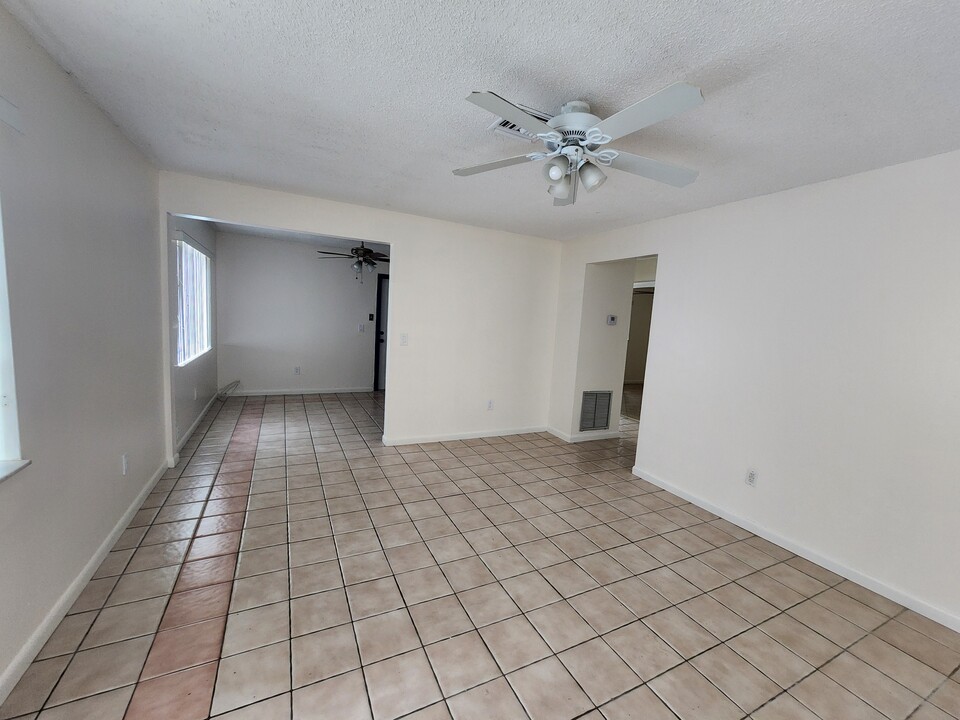 4711 SW 66th Ter in Davie, FL - Building Photo