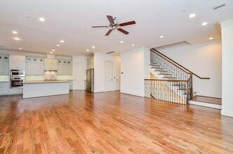 2017 McClendon St in Houston, TX - Building Photo - Building Photo