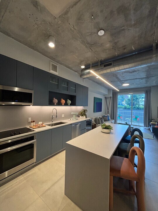 162 NE 23rd St, Unit B1 in Miami, FL - Building Photo