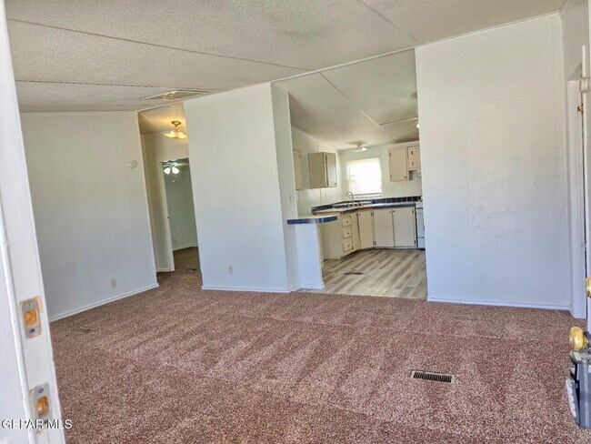 1654 Exeter Dr in El Paso, TX - Building Photo - Building Photo