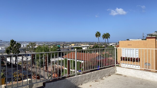 1511 Vine St in San Diego, CA - Foto de edificio - Building Photo